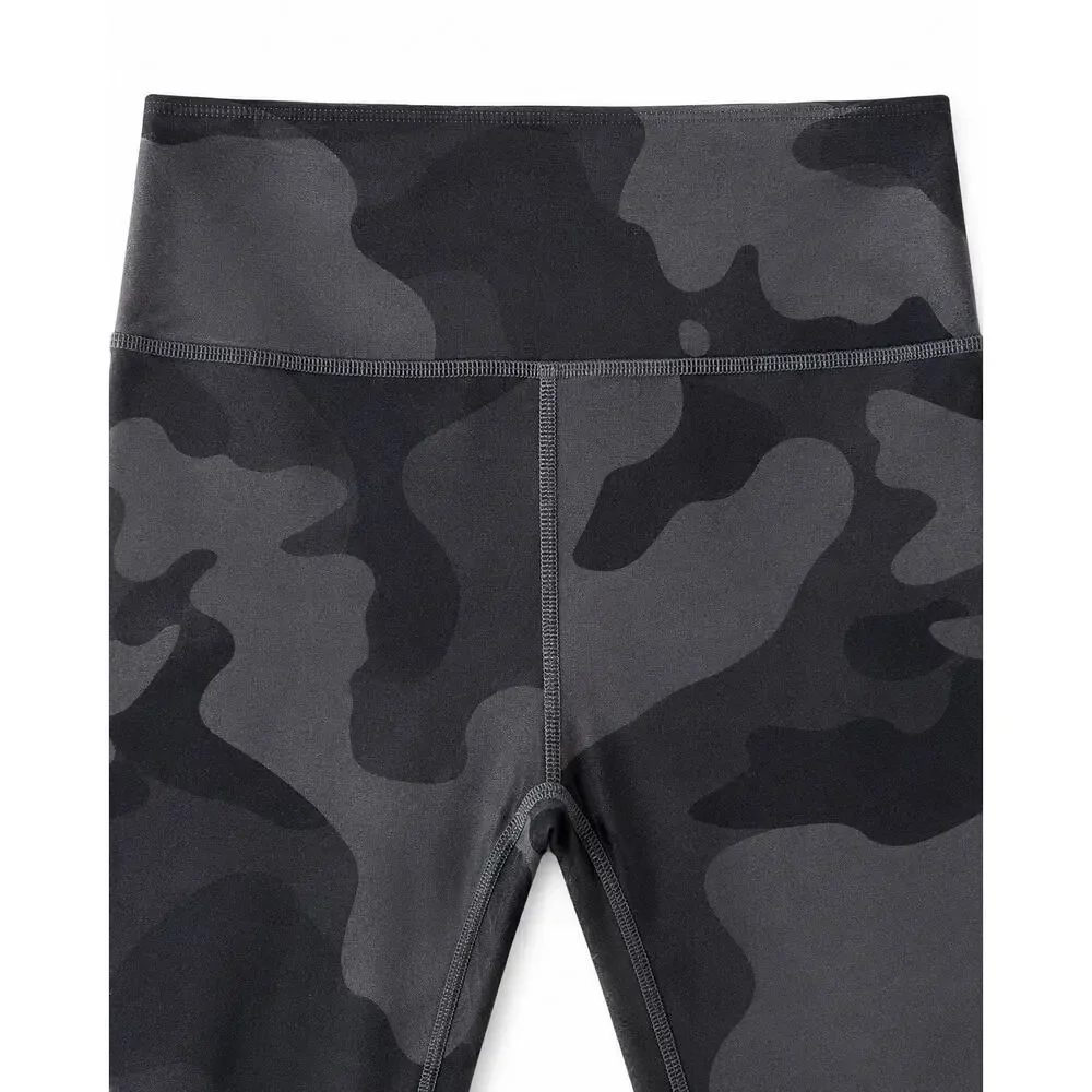 Alo Yoga Airbrush Capri Leggings Women’s Size Not Marked Black Camo Pilatescore